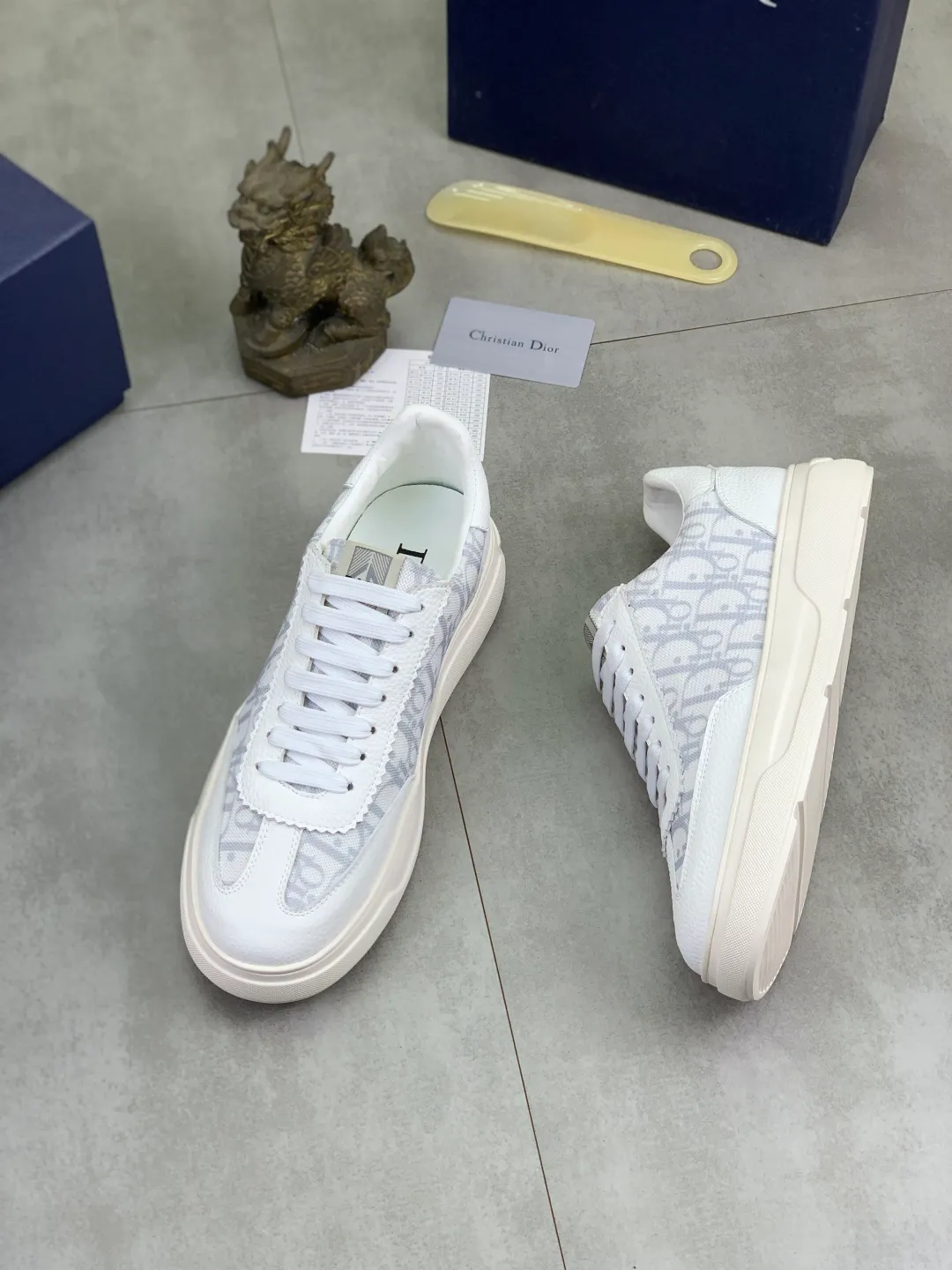 Men's men's shoes P420💰[New style]🆘[Dior] Dior original lace-up low-top men's shoes Classic casual shoes 🔥This model is the official classic model with high quality and made by famous original designers. It is made of high-quality cowhide with original materials➕comfortable and breathable mesh lining➕pigskin insole. The perfect last shape and generous and fashionable design have attracted many consumers and are suitable for drivers to drive🚗. What you want is the best quality in the market. Color: 4️⃣Color Code number: 38--44 (45 customized)